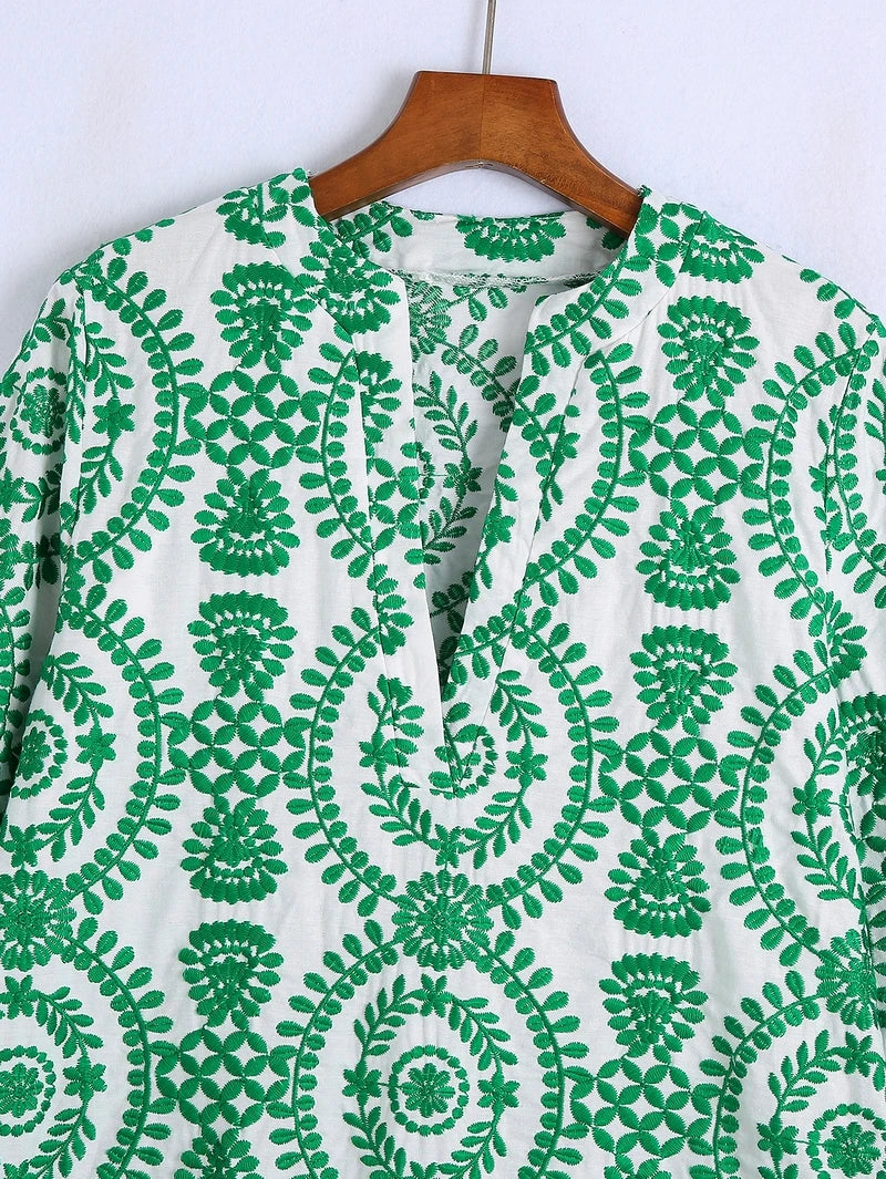 Vestido Bordado com Manga Longa Clássico - DermeBela