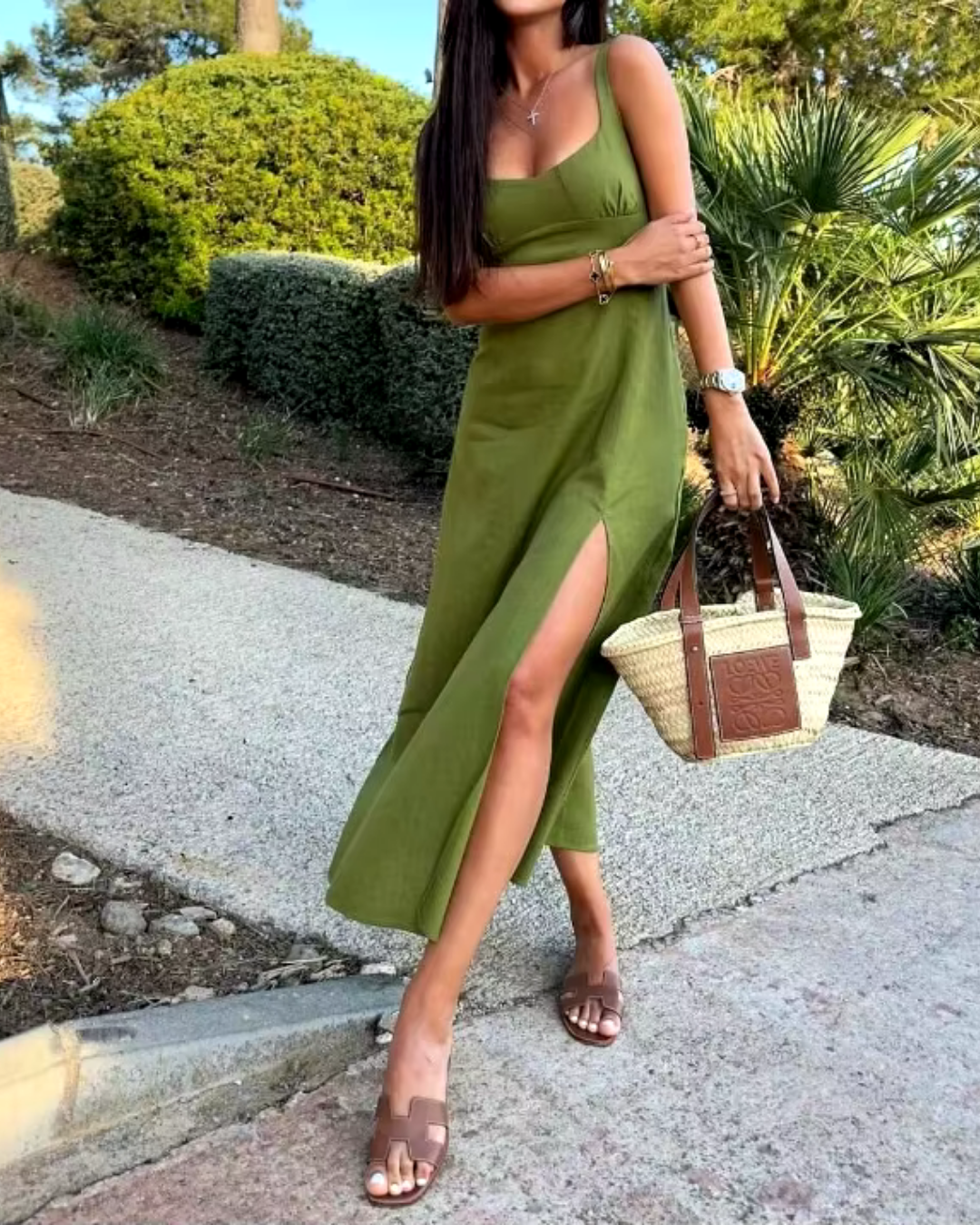 Vestido Aura Leve com Fenda Lateral e Zíper - DermeBela