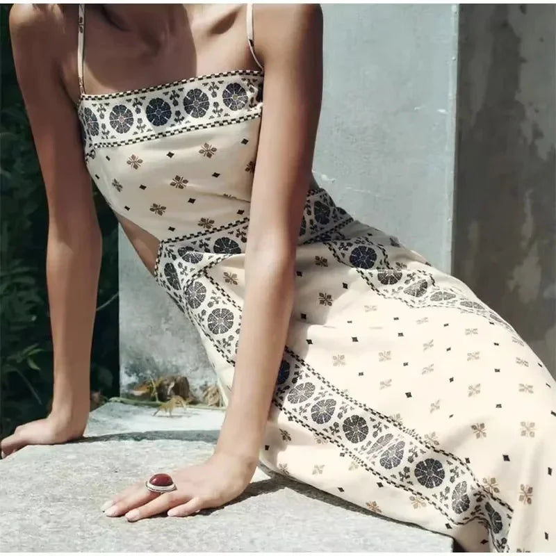 Vestido Longo com Recorte Oco e Sem Mangas - DermeBela