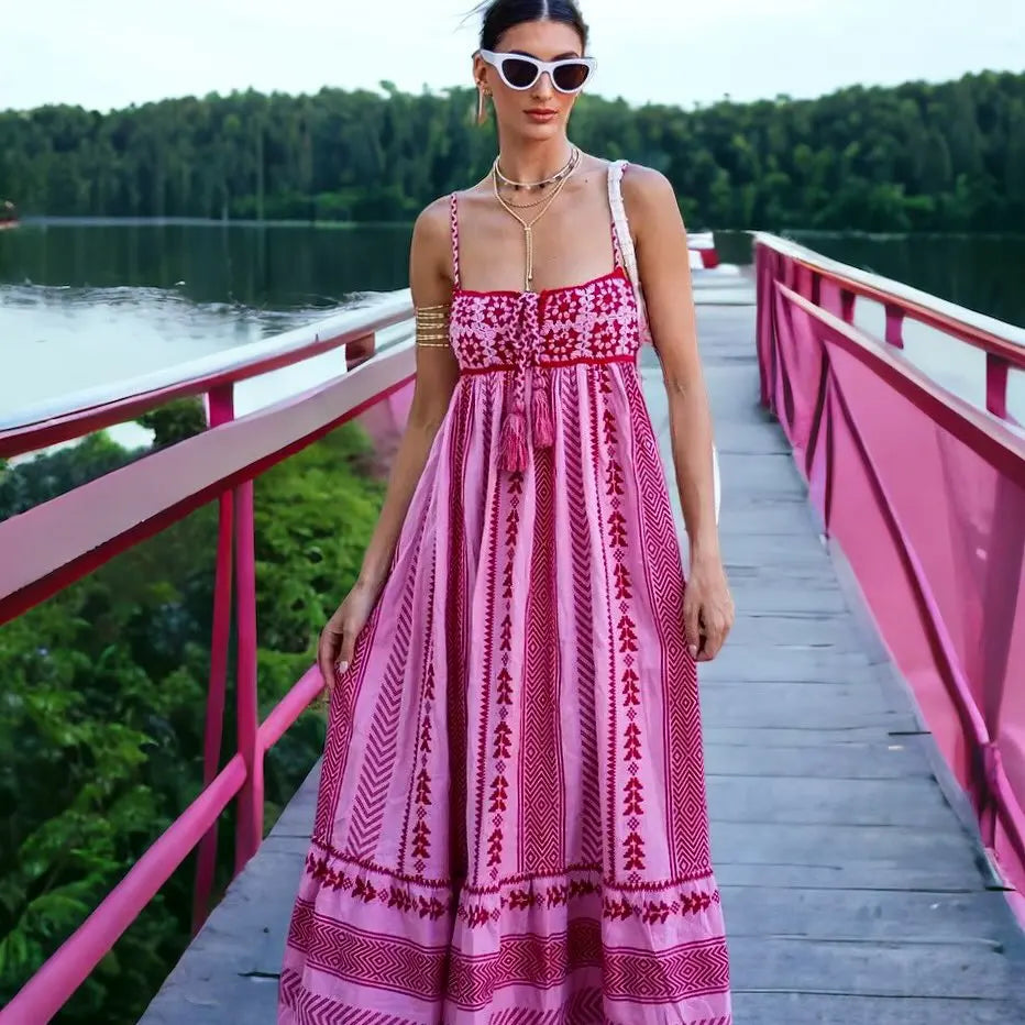 Vestido de Verão com Detalhe de Crochê e Bordado - DermeBela