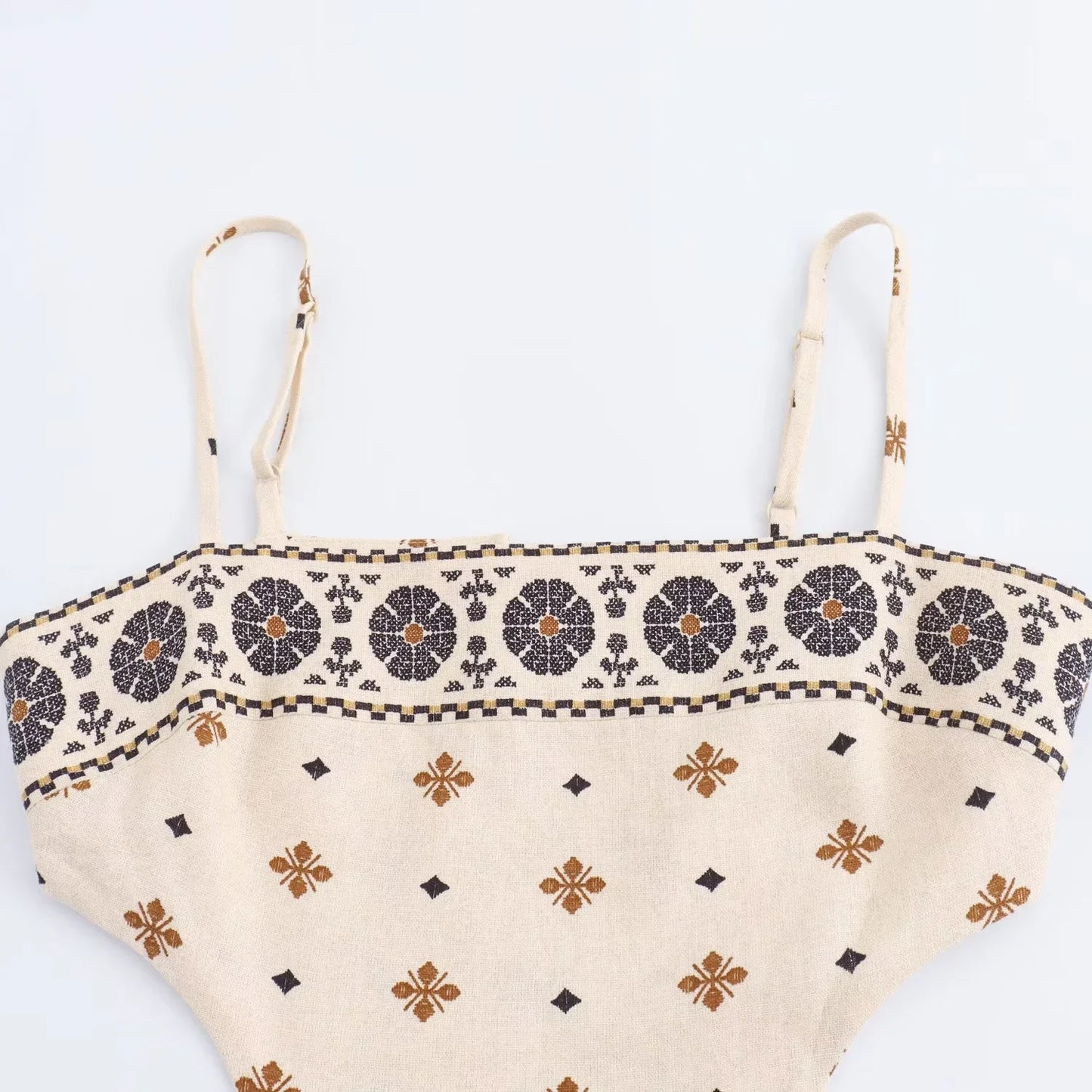 Vestido Longo com Recorte Oco e Sem Mangas - DermeBela