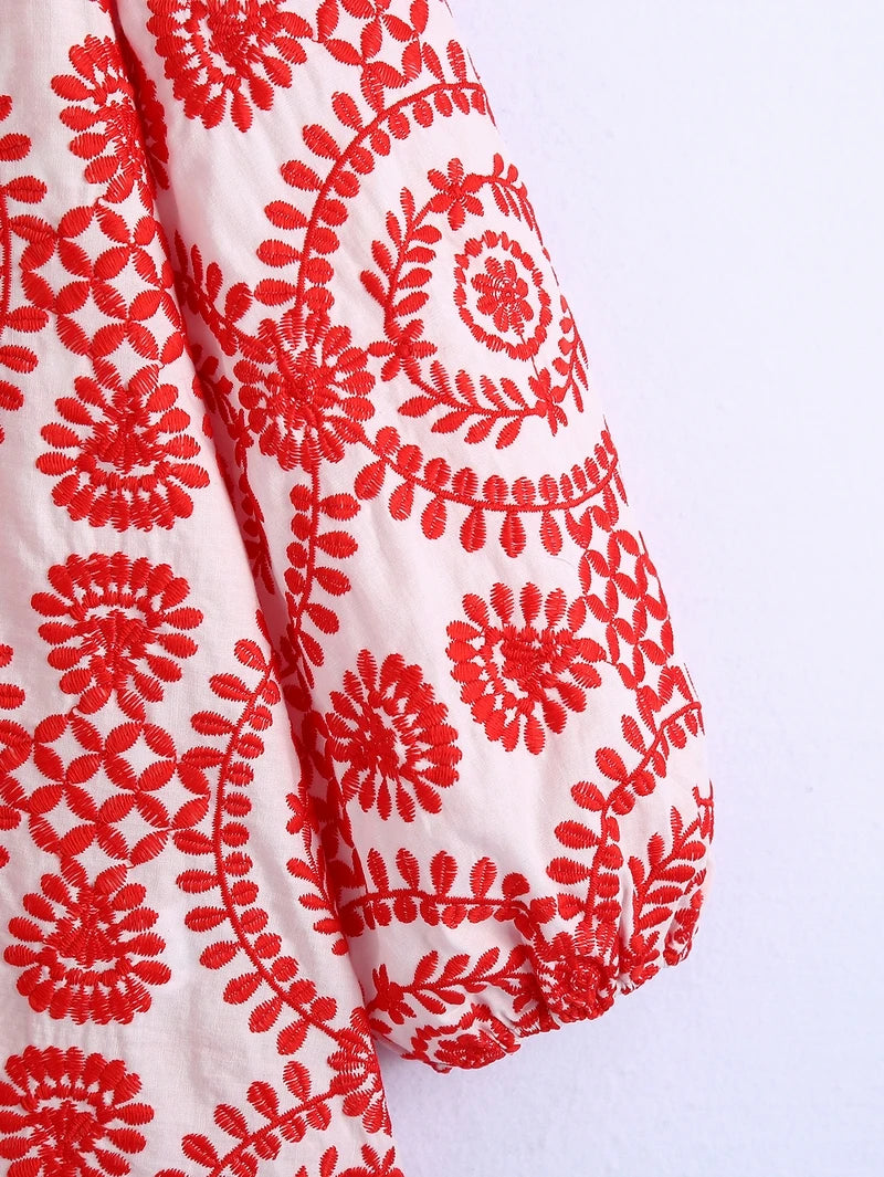 Vestido Bordado com Manga Longa Clássico - DermeBela