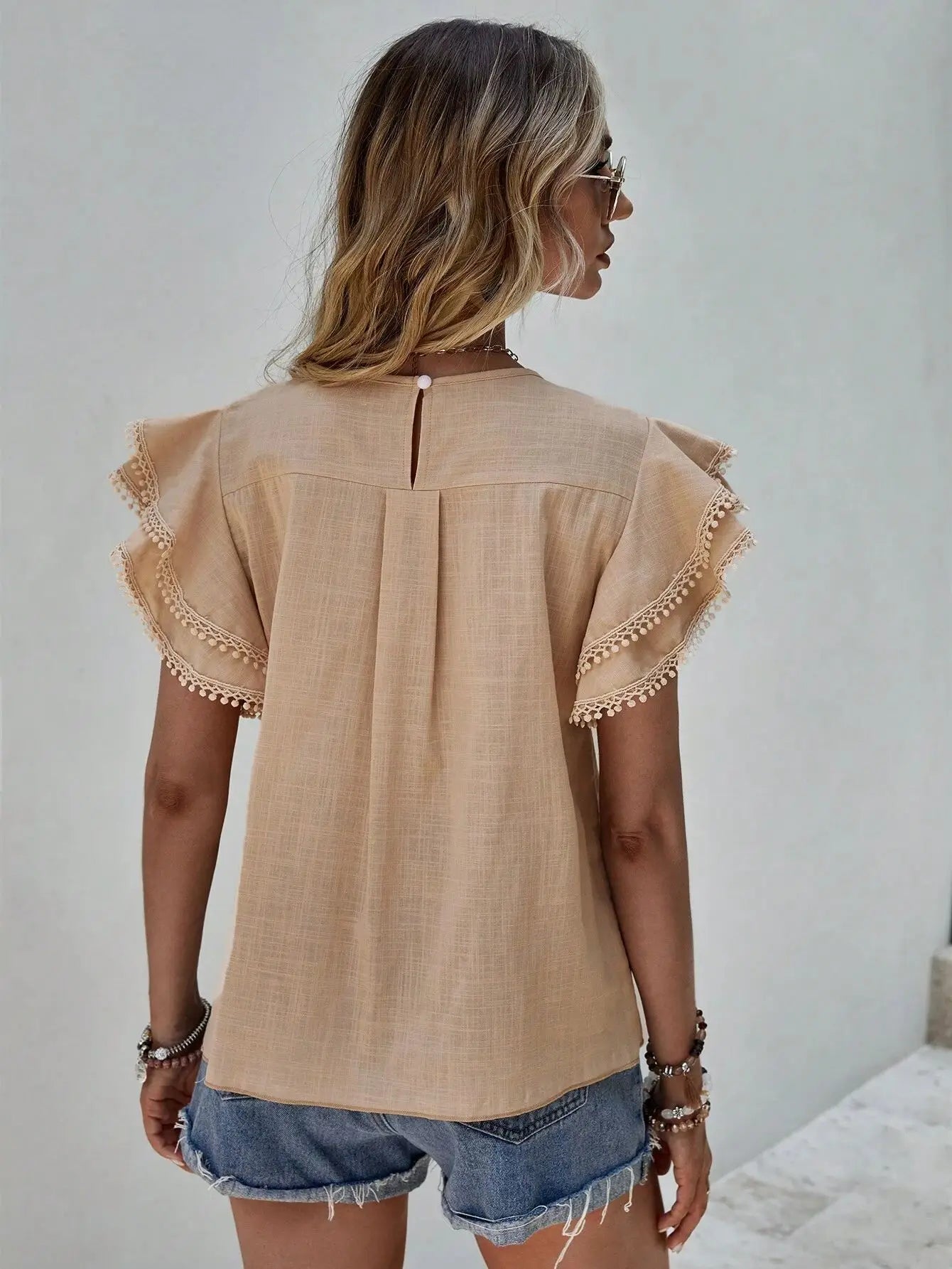 Blusa Feminina Elegante com Detalhe Rendado - DermeBela