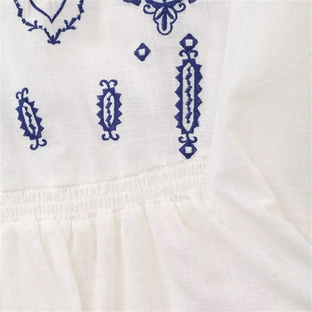 Camisa Solta Bordada de Renda Feminina - DermeBela