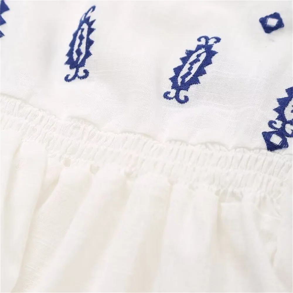 Camisa Solta Bordada de Renda Feminina - DermeBela