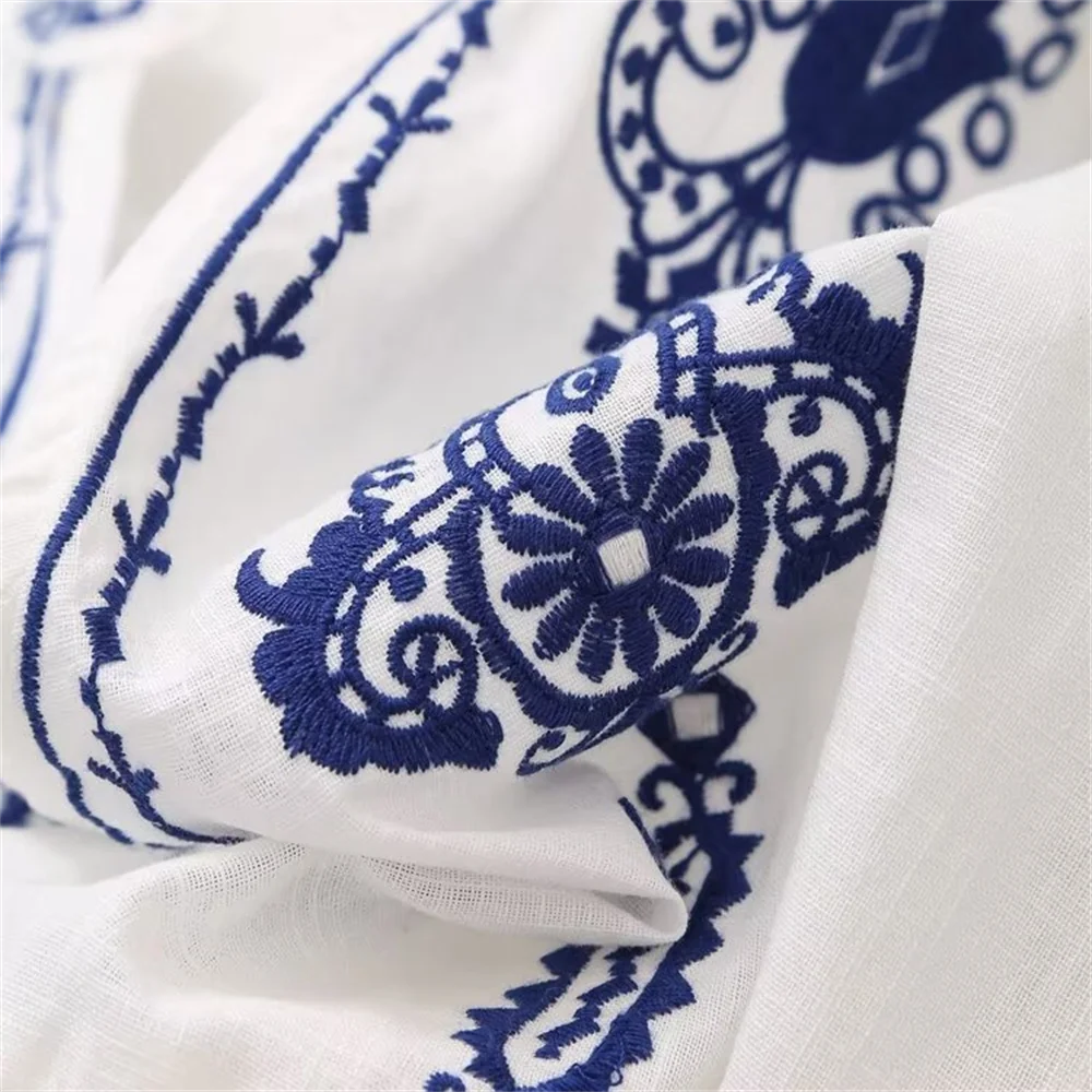 Camisa Solta Bordada de Renda Feminina - DermeBela