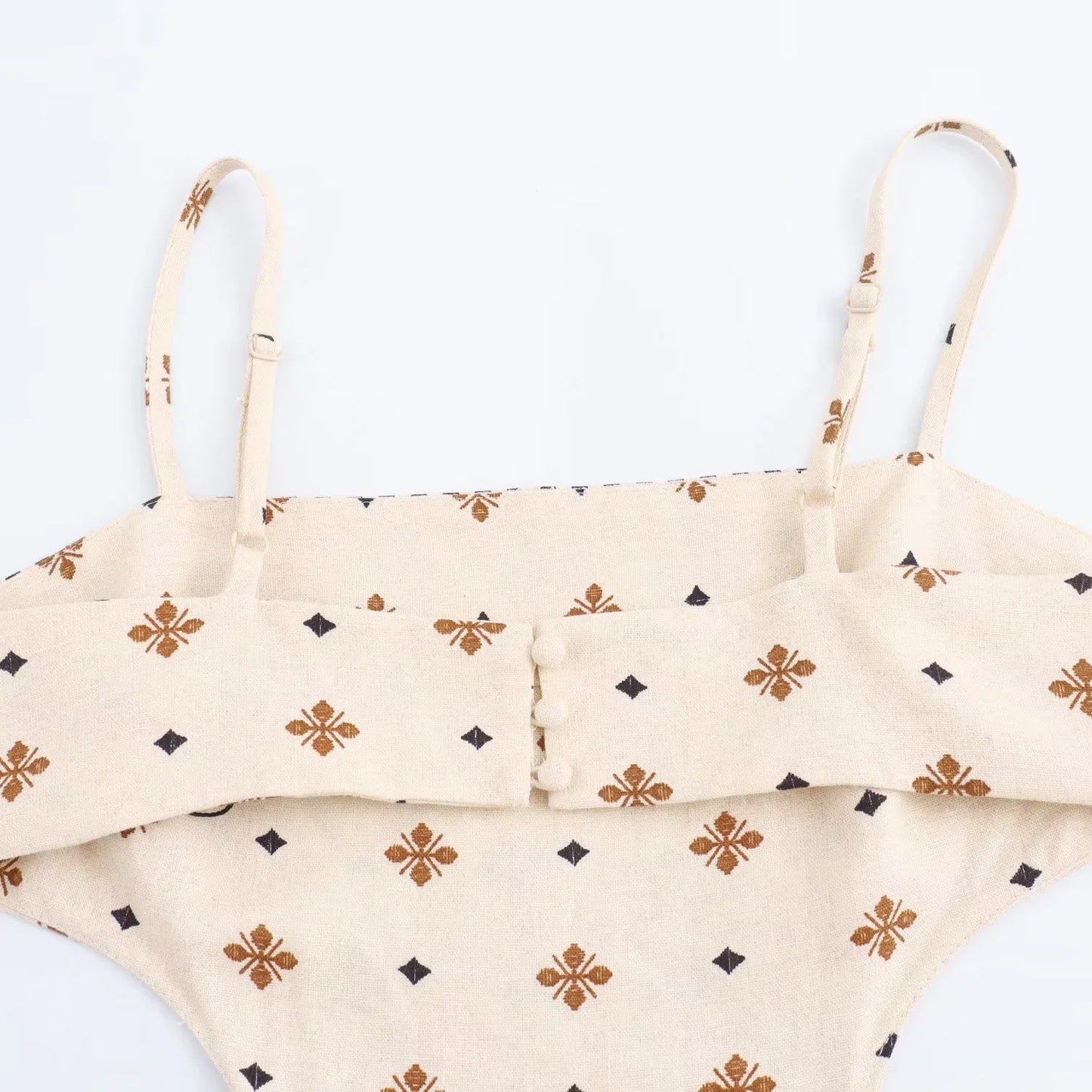 Vestido Longo com Recorte Oco e Sem Mangas - DermeBela