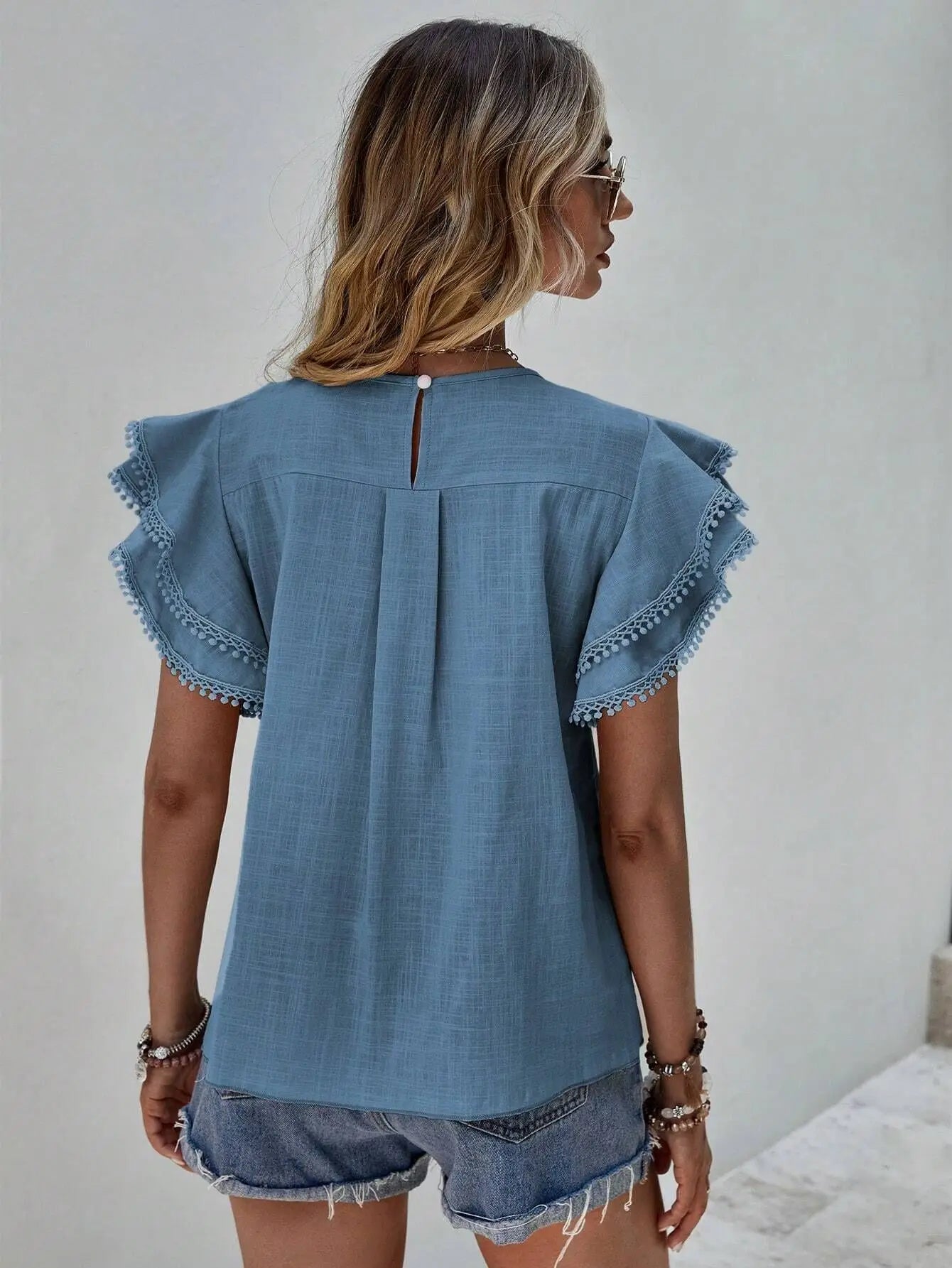 Blusa Feminina Elegante com Detalhe Rendado - DermeBela