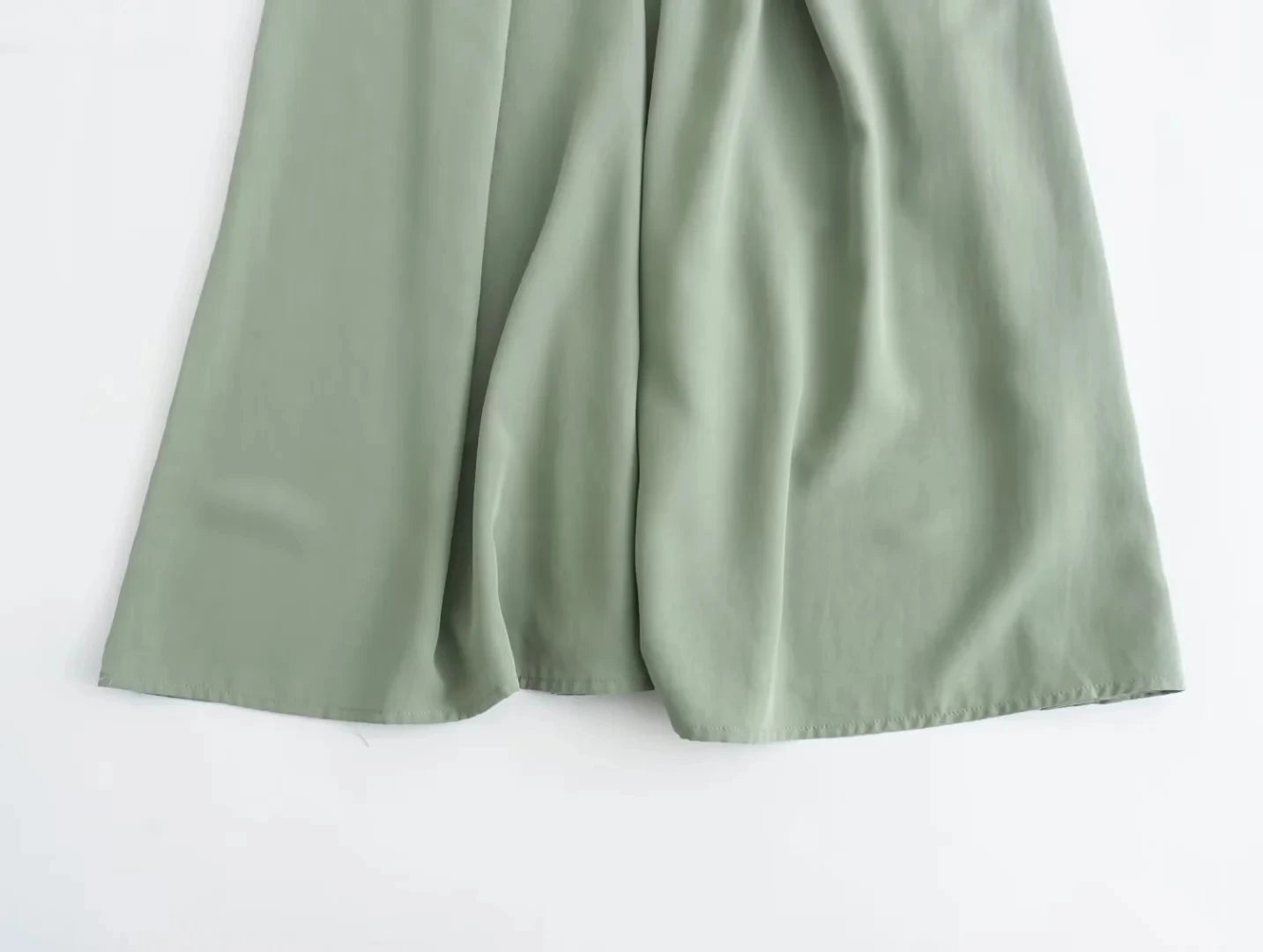 Vestido Luna com Alças Finas e Caimento Elegante - DermeBela