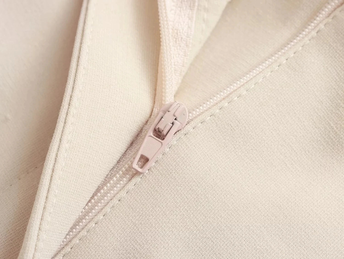 Conjunto Elegância Urbana - Regata sem Alças e Calça com Fenda - DermeBela