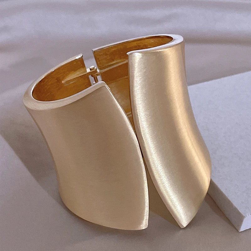 Bracelete Impact Gold - DERMEBELA