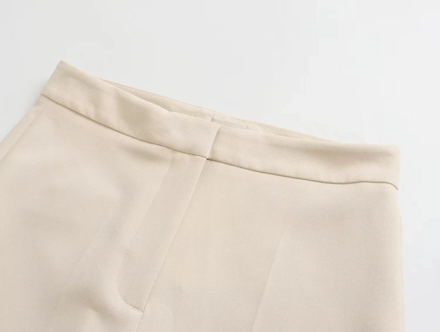 Conjunto Elegância Urbana - Regata sem Alças e Calça com Fenda - DermeBela