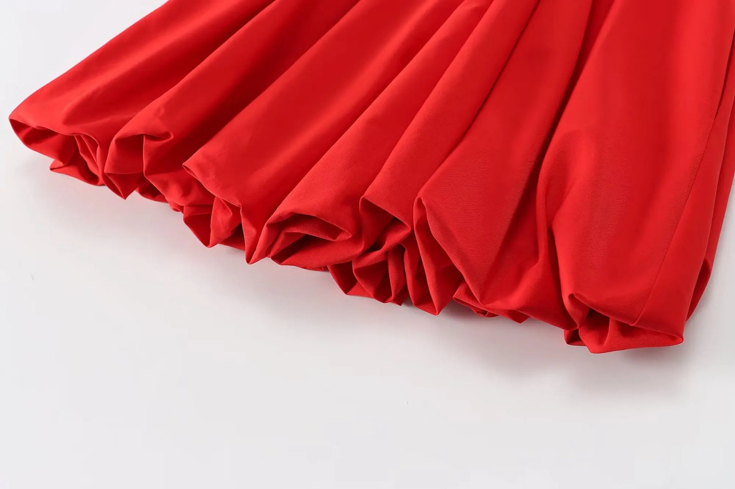 Vestido Plissado Retro Vermelho com Gola Redonda - DermeBela