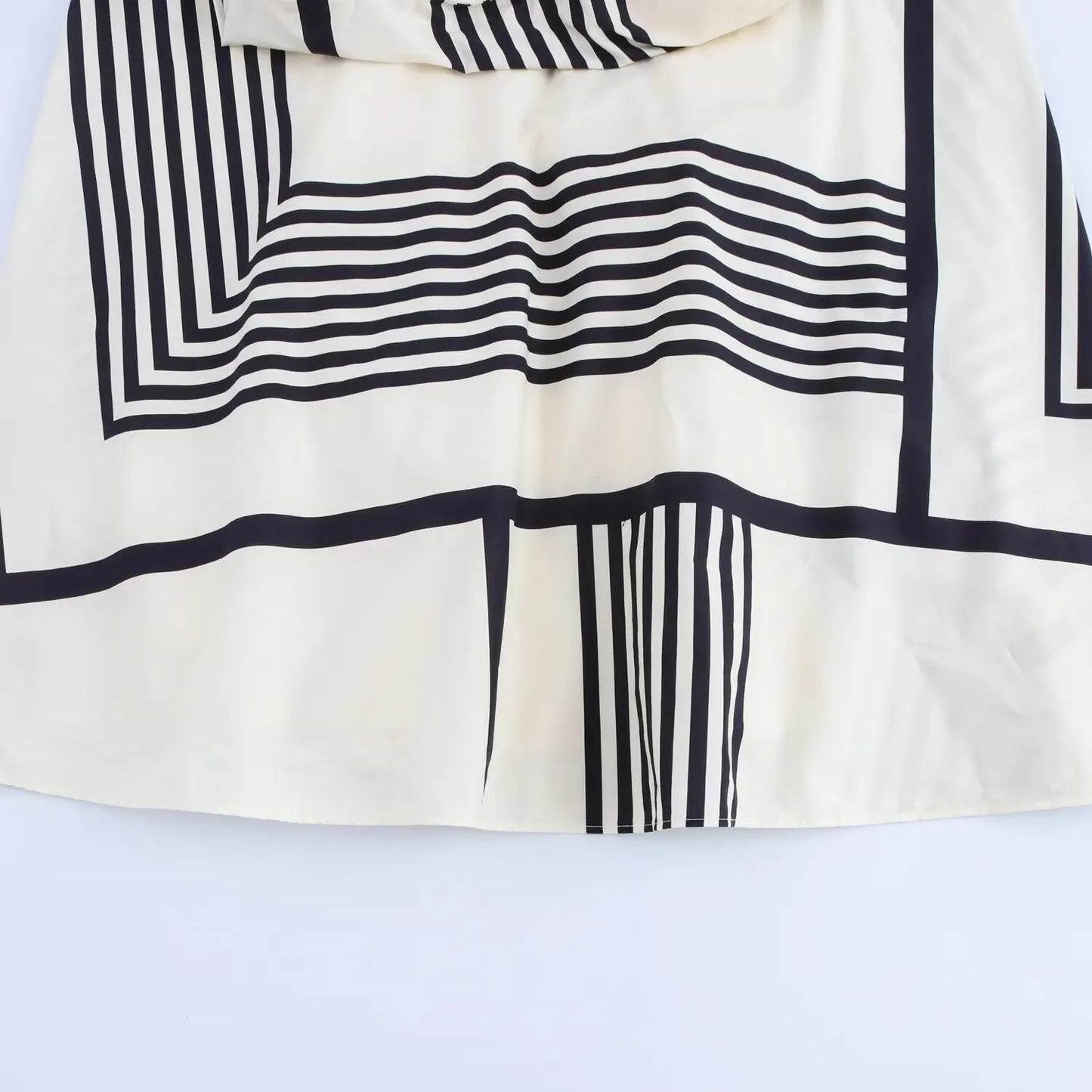 Vestido Midi Vintage Sem Costas com Fecho Lateral - DermeBela