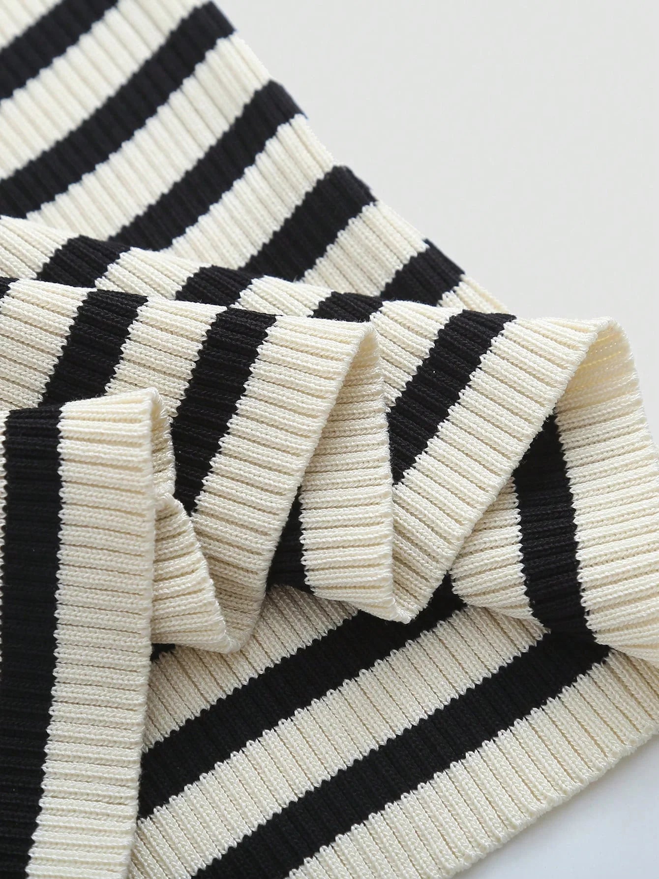 Vestido Midi Listrado com Alças Finas - DermeBela