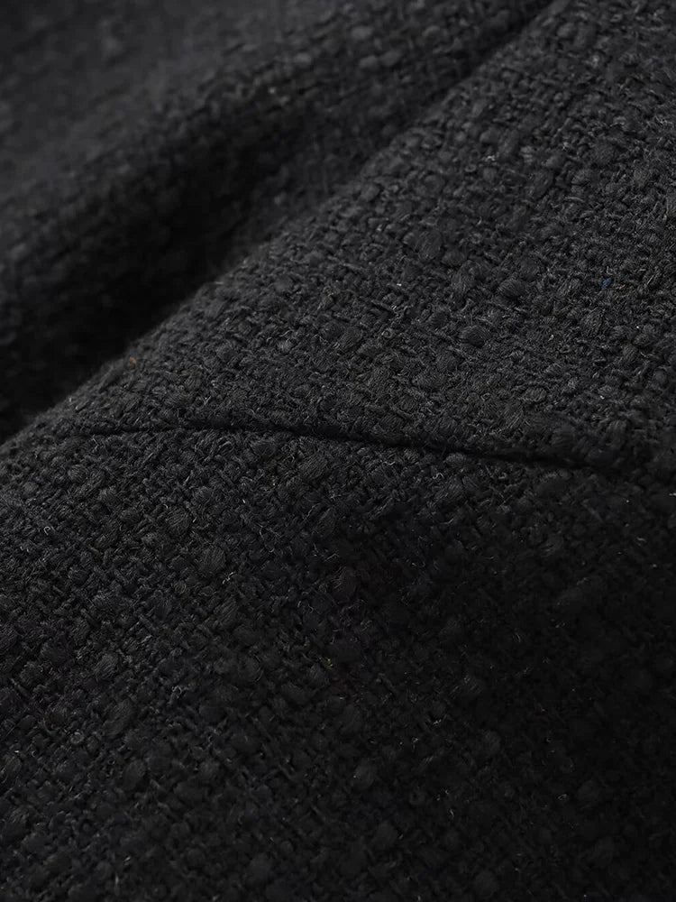 Casaco Feminino de Tweed com Gola O e Botões Dourados - DermeBela