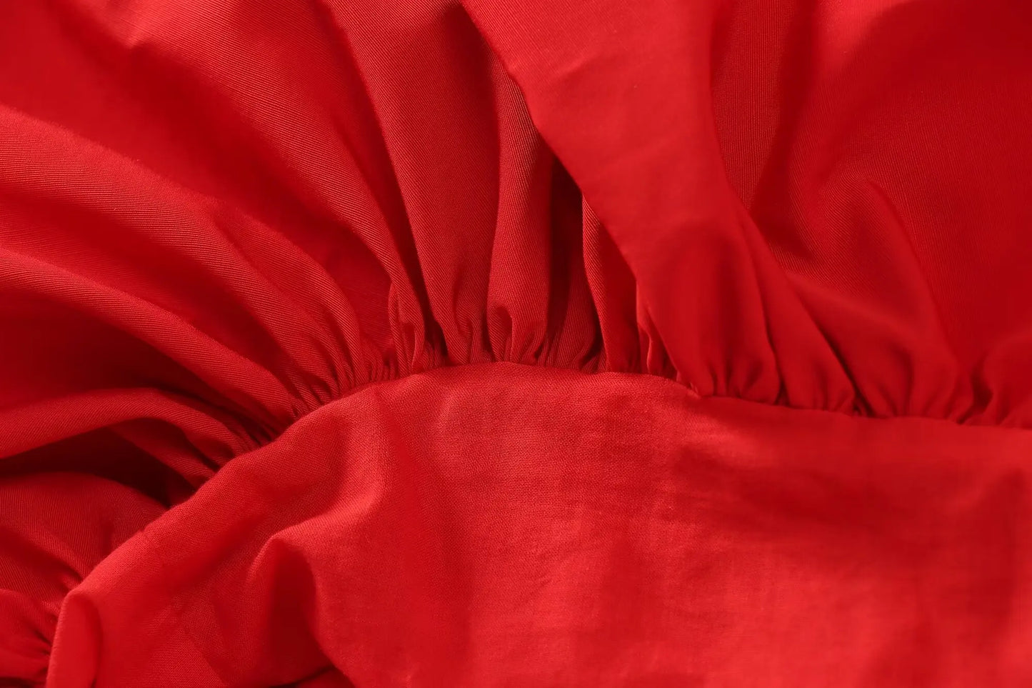 Vestido Plissado Retro Vermelho com Gola Redonda - DermeBela