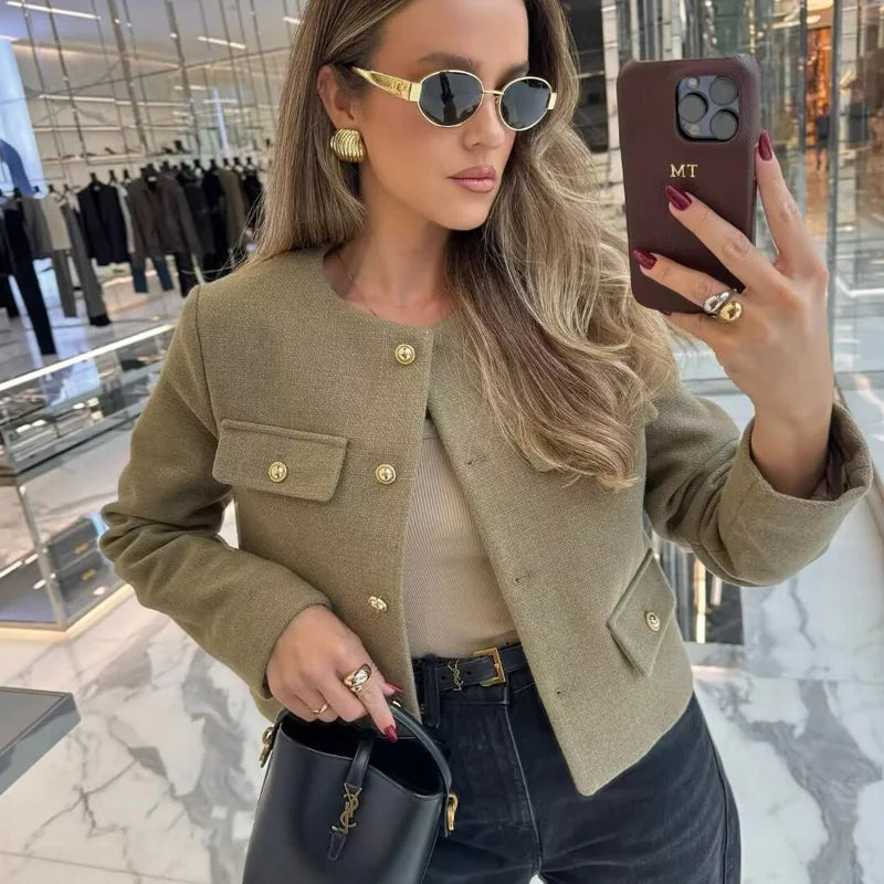 Casaco Clássico Feminino com Botões Elegantes - DermeBela