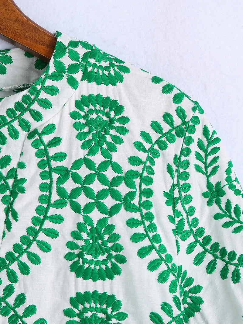 Vestido Bordado com Manga Longa Clássico - DermeBela