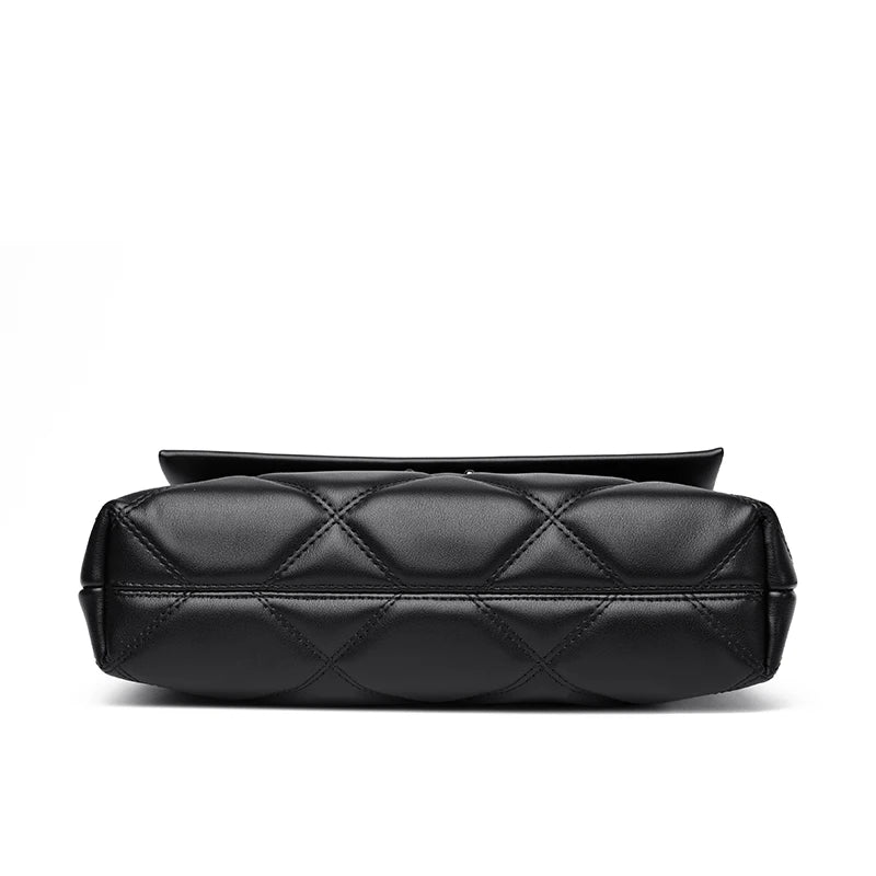Bolsa Soft Luxe em Couro Macio – DermeBela