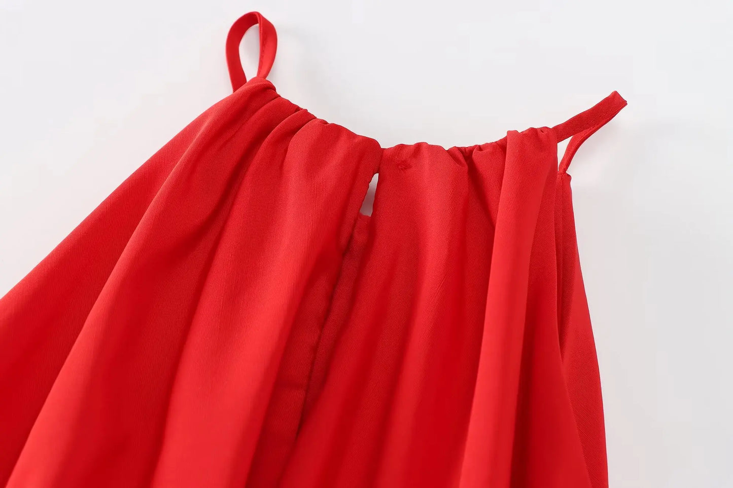 Vestido Plissado Retro Vermelho com Gola Redonda - DermeBela